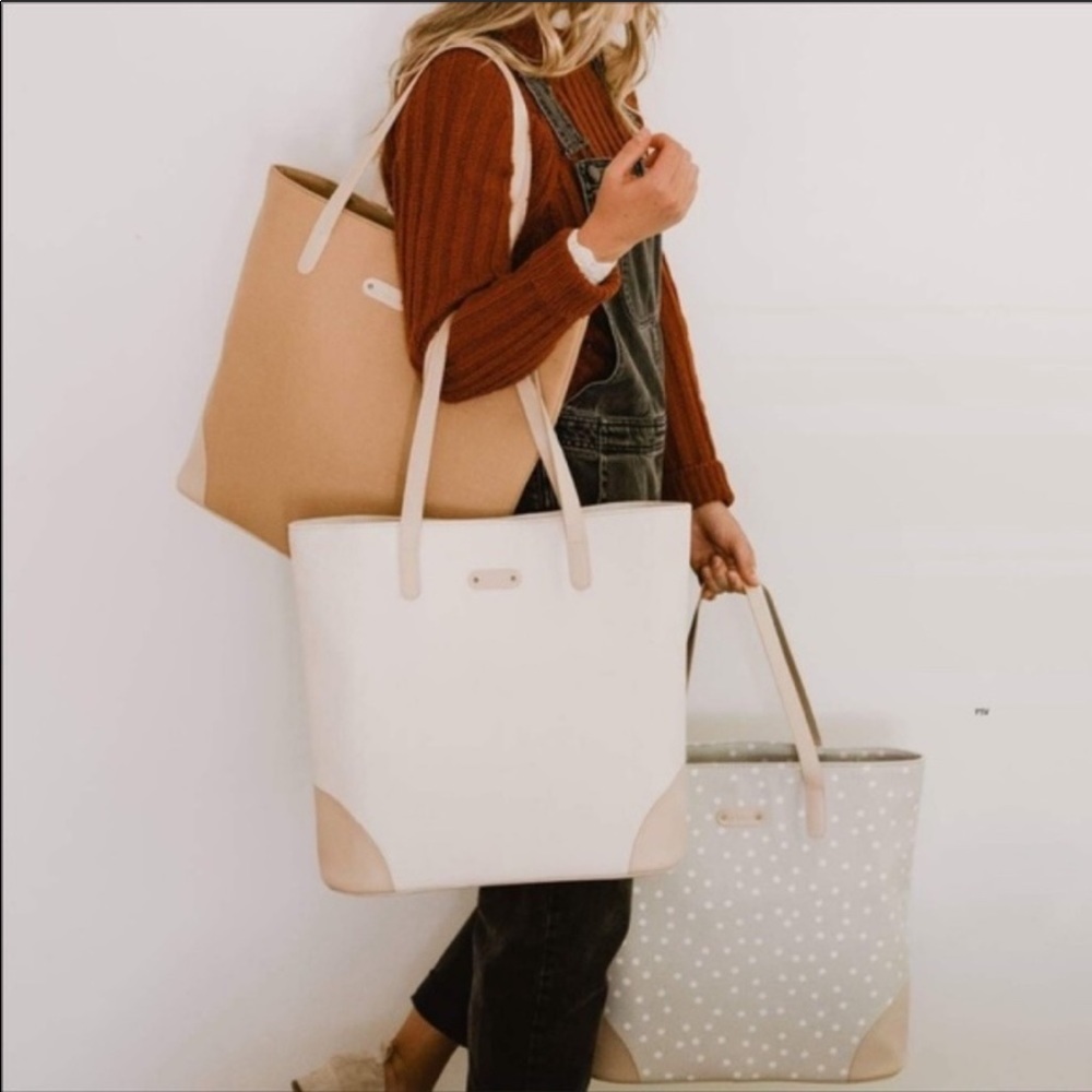 October Jaiper tote...
